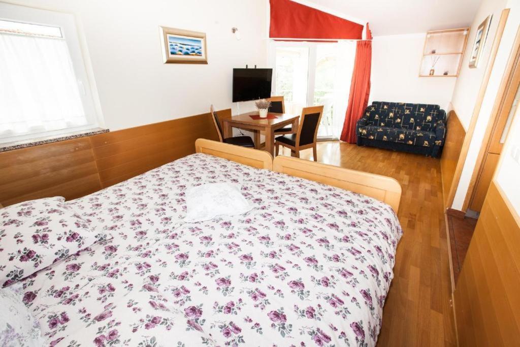 B&B Pansion Vago Malinska Ngoại thất bức ảnh